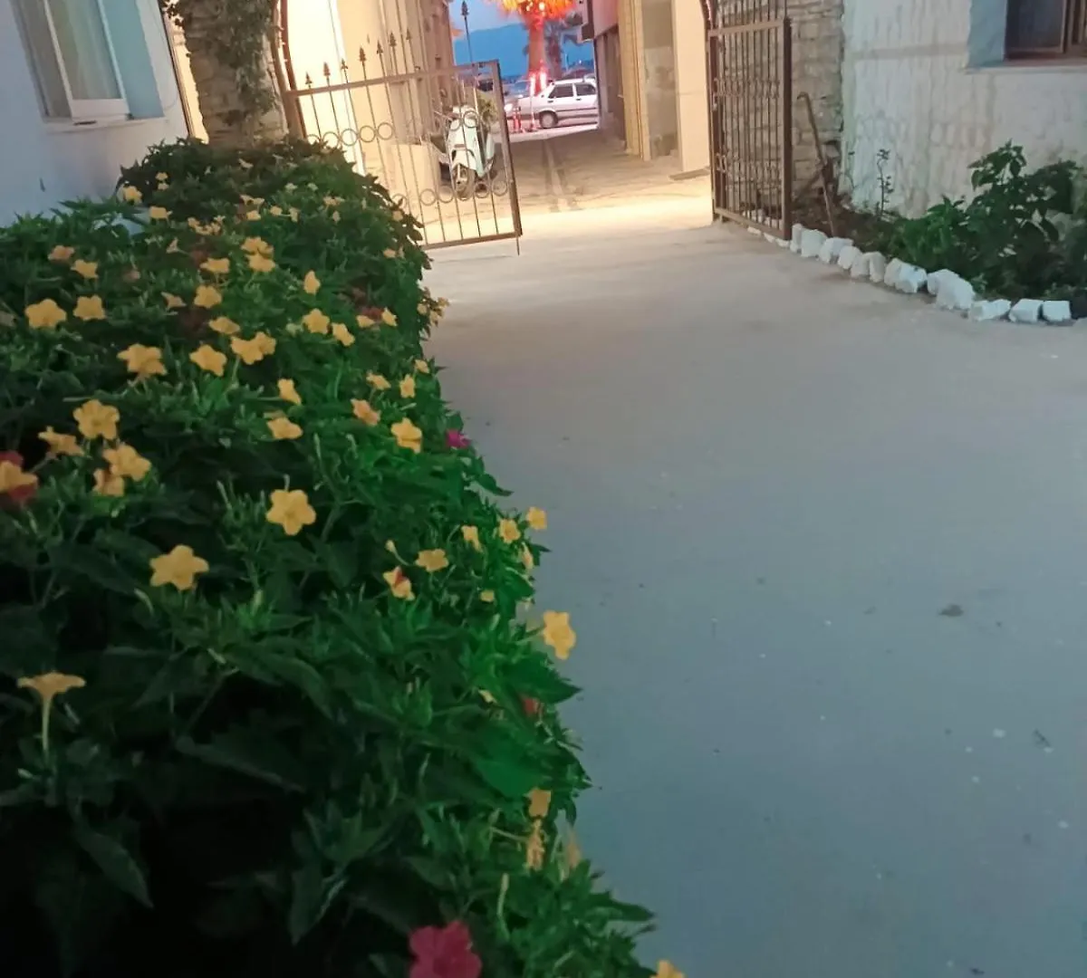 Kalipso Motel Çeşme 住宿加早餐酒店
